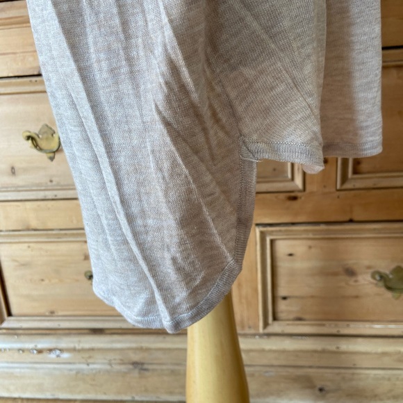 Classic light sweater - Picture 3 of 6